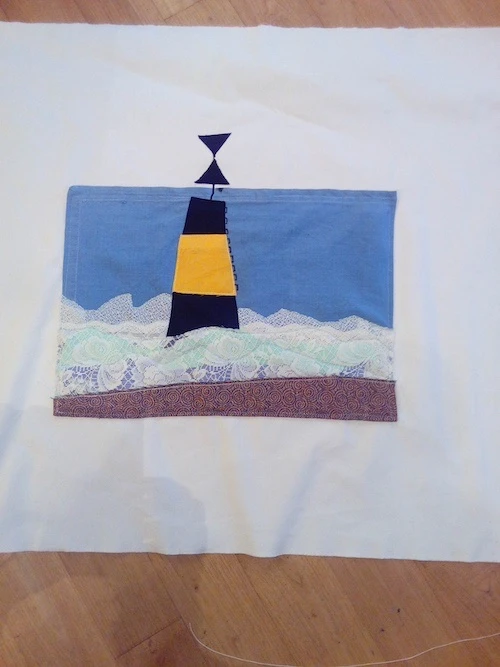 La balise menteuse, rideau du Rara Avis