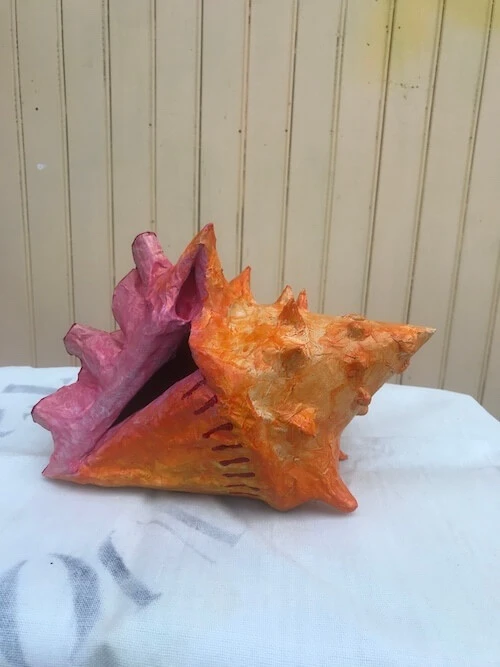 Grand coquillage en papier mâché